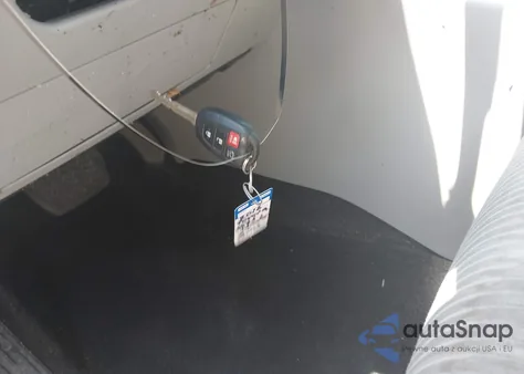 2015 Toyota Highlander Le Plus V6 z USA, uszkodzony, nr VIN 5TDZKRFH0FS117490